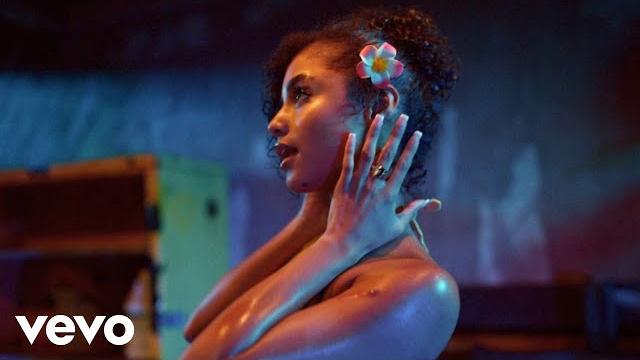 Tyla - water (official music video) Tyla - water (official music video)