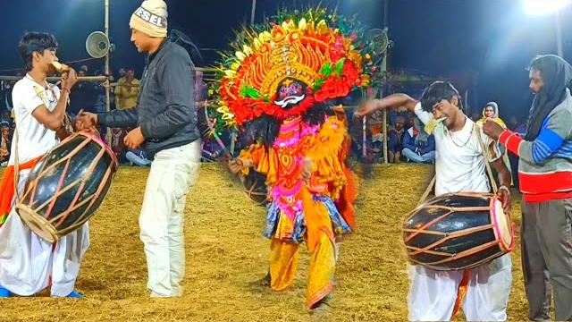 তপন মাহাতোর বায়েন টাই পায়সাটা খাঁয়ে দিছে/tapan mahato chhau nach/cho nach/ashur nach/star purulia তপন মাহাতোর বায়েন টাই পায়সাটা খাঁয়ে দিছে/tapan mahato chhau nach/cho nach/ashur nach/star purulia