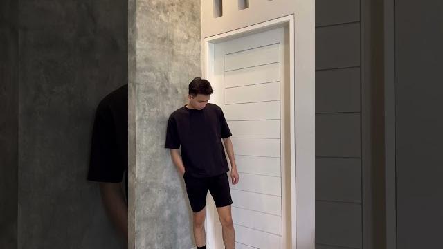 Buat yang kalo pake baju hitam terus Buat yang kalo pake baju hitam terus