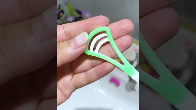嘴里有异味的,每天早上用舌苔器清理口腔#舌苔清洁 嘴里有异味的,每天早上用舌苔器清理口腔#舌苔清洁