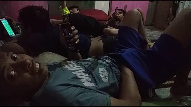Ketahuan nonton bokep (vioio unfaedah) Ketahuan nonton bokep (vioio unfaedah)