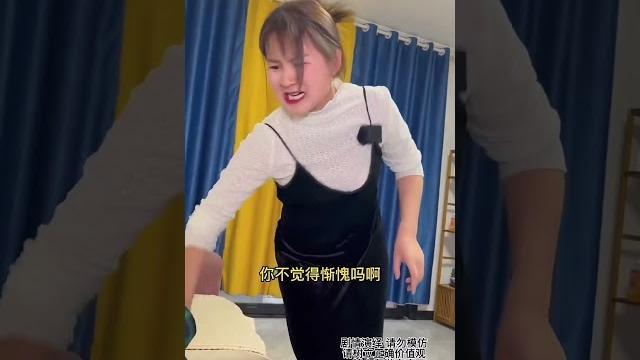 【胡桃桃】伪装的儿媳妇 主演:老洋温馨提示:本视频对话或情节为虚构剧情或剧情演绎、内容纯属虚构,不针对任何个人或群体,无不良导向。视频主旨为传递正能量、行善积德多做好事为主传递积极价值观! 【胡桃桃】伪装的儿媳妇 主演:老洋温馨提示:本视频对话或情节为虚构剧情或剧情演绎、内容纯属虚构,不针对任何个人或群体,无不良导向。视频主旨为传递正能量、行善积德多做好事为主传递积极价值观!