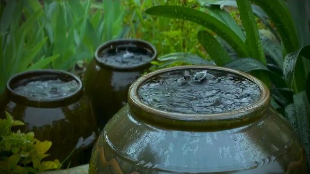 Soothing rain sounds in hitting clay jars with distant thunder. great for relaxing and deep sleep. Soothing rain sounds in hitting clay jars with distant thunder. great for relaxing and deep sleep.