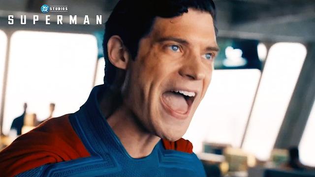Superman trailer: superman vs green lantern, justice league & smallville hidden cameo scenes Superman trailer: superman vs green lantern, justice league & smallville hidden cameo scenes
