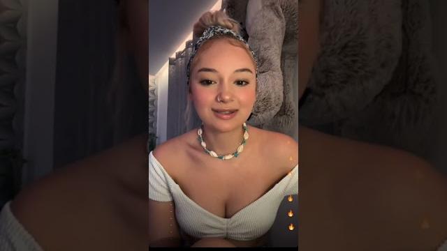 Riana gemoyy live hot Riana gemoyy live hot