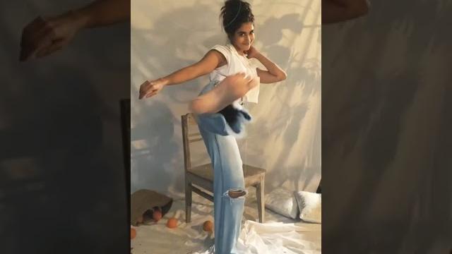 Pooja hegre shorts video Pooja hegre shorts video
