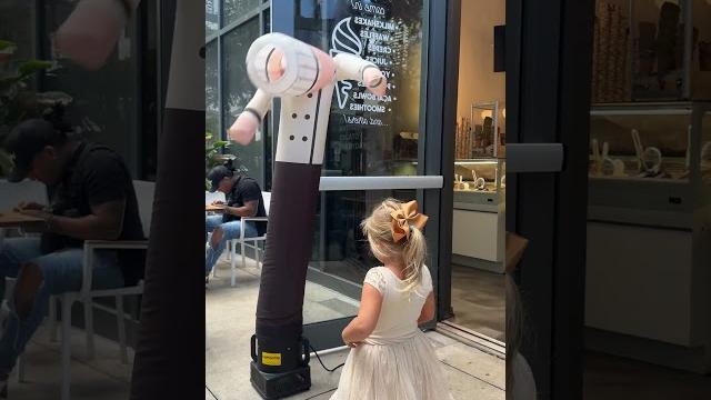 Little naomi spotted an air-filled human shape during her walk. baby reaction! #baby #family Little naomi spotted an air-filled human shape during her walk. baby reaction! #baby #family