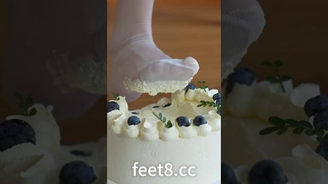 当白丝玉足踩上奶油蛋糕 #恋足 #美女 #玉足 #美脚 #feet 当白丝玉足踩上奶油蛋糕 #恋足 #美女 #玉足 #美脚 #feet