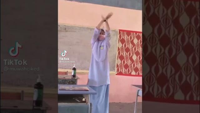 Nak lagi ke perempuan gelek Nak lagi ke perempuan gelek
