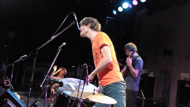 Deerhoof live in tokyo "panda panda panda" Deerhoof live in tokyo "panda panda panda"