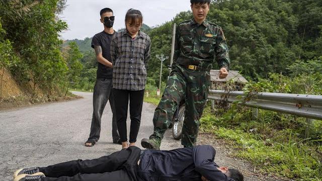 The ending of two thugs teasing the young soldier and the female doctor | tieu thuong tv The ending of two thugs teasing the young soldier and the female doctor | tieu thuong tv
