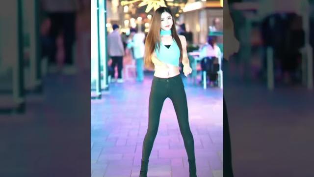 哈哈哈心跳加速了嘛?看我的动感光波! #动感光波 #变速 @ 哈哈哈心跳加速了嘛?看我的动感光波! #动感光波 #变速 @