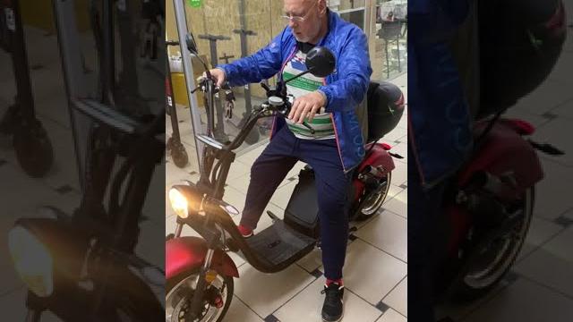 Быстрый и мощный электроскутер citycoco 3000w. скорость - 75 км/ч.запас хода до 50 км #электроскутер Быстрый и мощный электроскутер citycoco 3000w. скорость - 75 км/ч.запас хода до 50 км #электроскутер