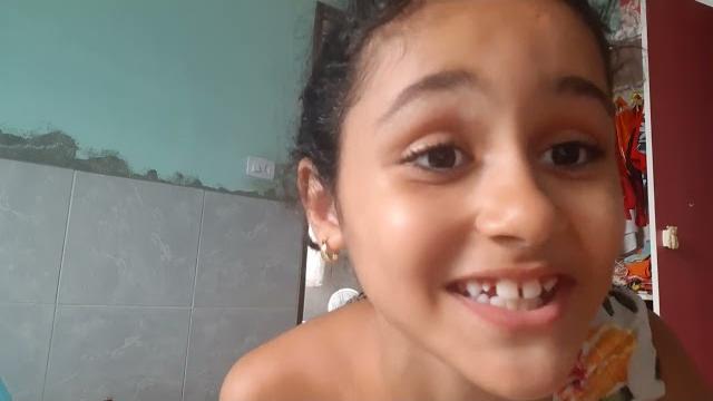 Eu provando roupas que eu nunca mais usei Eu provando roupas que eu nunca mais usei