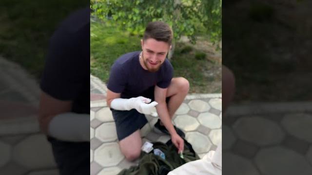 Неожиданный попрошайка #юмор #смехпродлеваетжизнь #смешновидео #прикол #смешнойшортс #automobile Неожиданный попрошайка #юмор #смехпродлеваетжизнь #смешновидео #прикол #смешнойшортс #automobile