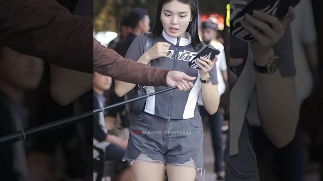 Prank tiktoker riffablind prank looking at beautiful girls #shorts #funnyshorts #funnyvideo #funny Prank tiktoker riffablind prank looking at beautiful girls #shorts #funnyshorts #funnyvideo #funny