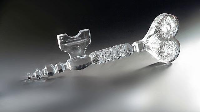 Чем отличается хрусталь от стекла? Чем отличается хрусталь от стекла?