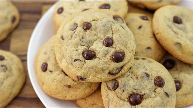 Soft and chewy chocolate chip cookies recipe Soft and chewy chocolate chip cookies recipe