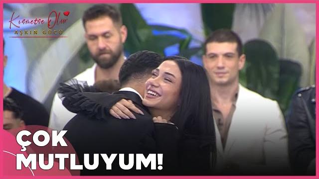 Murat ile yeliz kırık kalpler arasında dans etti! | kısmetse olur: aşkın gücü 2. sezon 49. bölüm Murat ile yeliz kırık kalpler arasında dans etti! | kısmetse olur: aşkın gücü 2. sezon 49. bölüm