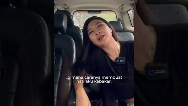 Erika putri main di mobil #videoshort #vídeoviral Erika putri main di mobil #videoshort #vídeoviral