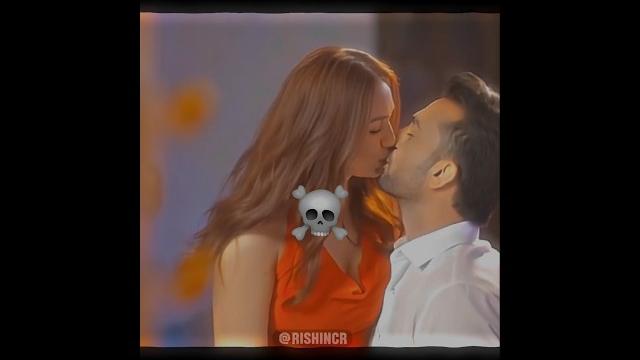 Elvish yadav kissing aditi mistry || system hang #elvishyadav #trending #shorts #aditimistry Elvish yadav kissing aditi mistry || system hang #elvishyadav #trending #shorts #aditimistry