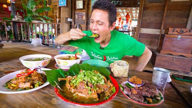 Thailand street food - insane whole herbal chicken + 11 best foods to try in chiang mai!! Thailand street food - insane whole herbal chicken + 11 best foods to try in chiang mai!!
