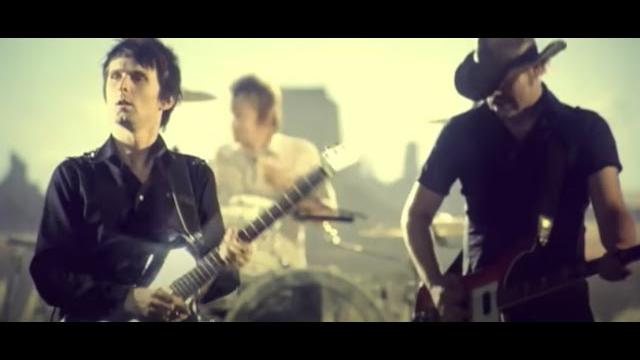 Muse - knights of cydonia (video) Muse - knights of cydonia (video)