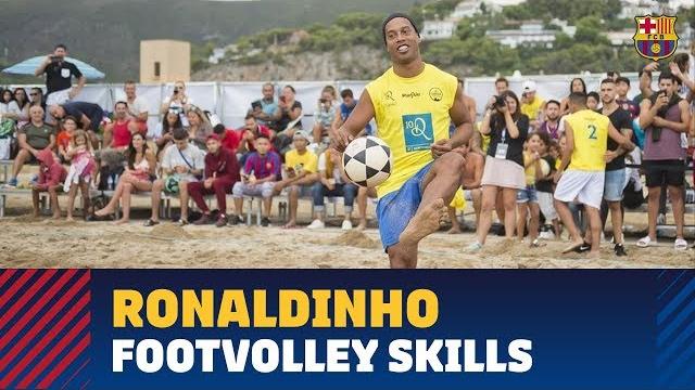 Footvolley fun for ronaldinho in barcelona Footvolley fun for ronaldinho in barcelona