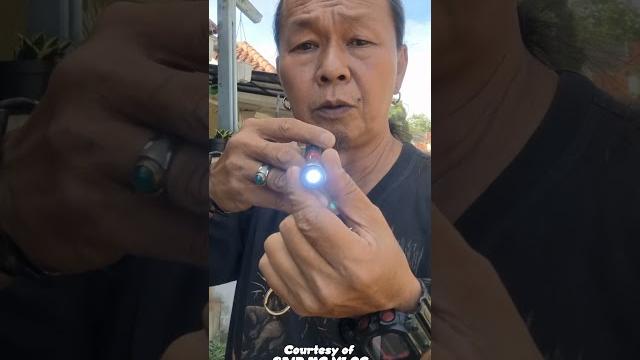 Magnetic stick with led reaches narrow places simple practical interested click on the video li... Magnetic stick with led reaches narrow places simple practical interested click on the video li...