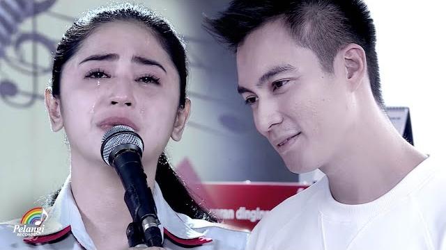 Dewi perssik - indah pada waktunya (official music video) | soundtrack centini manis Dewi perssik - indah pada waktunya (official music video) | soundtrack centini manis
