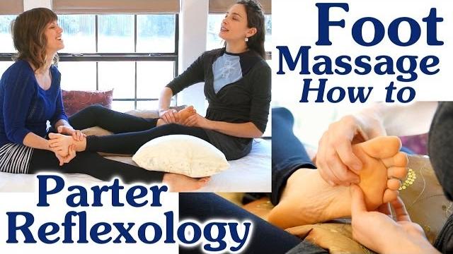 Couples foot massage technique, how to massage feet & dual reflexology therapy demonstration Couples foot massage technique, how to massage feet & dual reflexology therapy demonstration