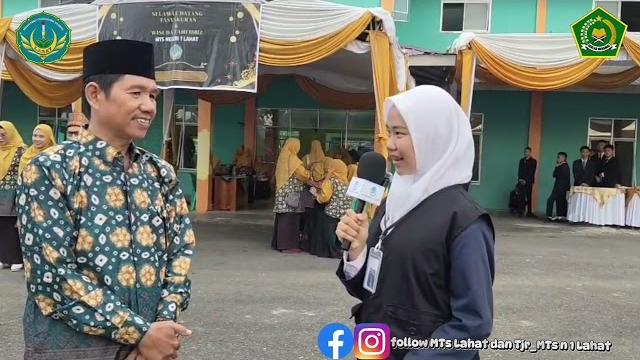 Semangat liputan dari tim jurnalistik remaja mts n 1 lahat di acara tasyakuran & pelepasan kelas ix Semangat liputan dari tim jurnalistik remaja mts n 1 lahat di acara tasyakuran & pelepasan kelas ix