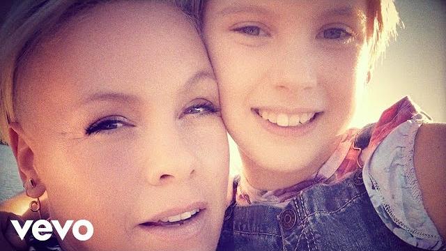 P!nk, willow sage hart - cover me in sunshine (official video) P!nk, willow sage hart - cover me in sunshine (official video)