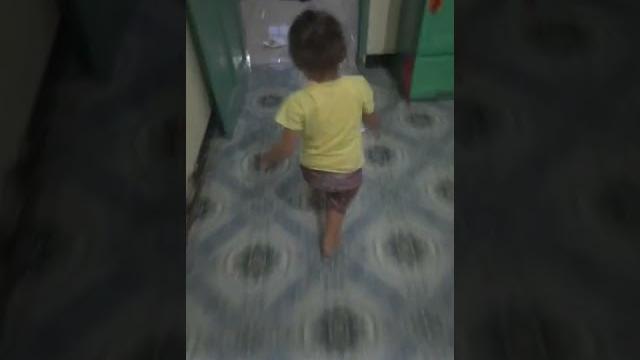 Sebuah alasan anak ga mau di cebokin Sebuah alasan anak ga mau di cebokin