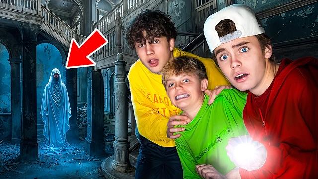 Surviving overnight in a haunted abandoned building! Surviving overnight in a haunted abandoned building!