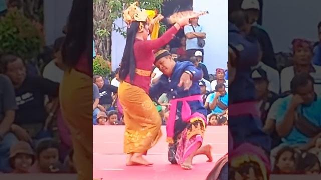 Tari joged bumbung di pkb, bali indonesia #gamelan #joged #taksubali #pkb2023 #jogedbungbung #bali Tari joged bumbung di pkb, bali indonesia #gamelan #joged #taksubali #pkb2023 #jogedbungbung #bali