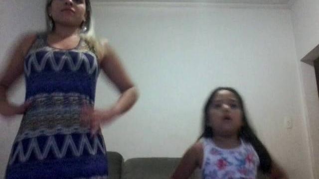 Suze e sofia dançando Suze e sofia dançando