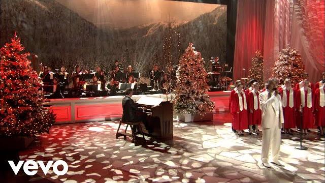 Andrea bocelli - angels we have heard on high Andrea bocelli - angels we have heard on high