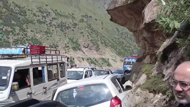 Massive traffic jam, mismanagement on banderkoot stretch of nh 244 put everyone into tizzy condition Massive traffic jam, mismanagement on banderkoot stretch of nh 244 put everyone into tizzy condition