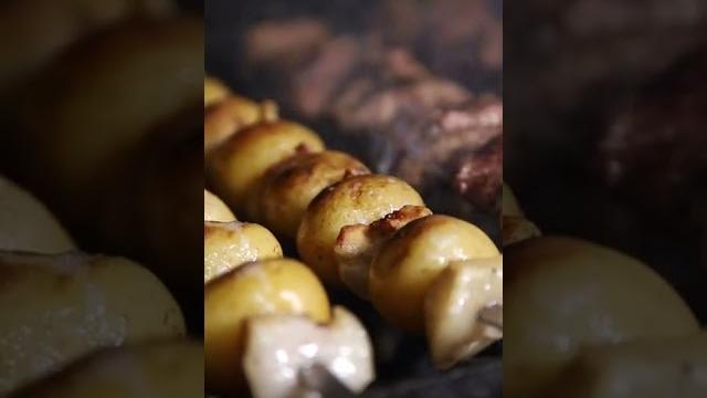 Молодой картофель с курдюком на огне Молодой картофель с курдюком на огне