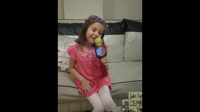 Doğum günü şarkısı. cemre öztürk Doğum günü şarkısı. cemre öztürk
