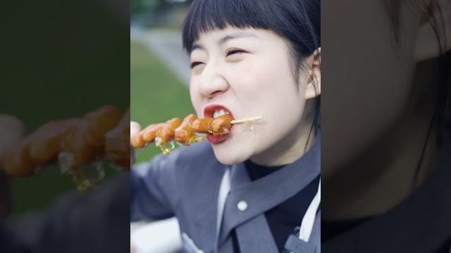 专业代吃已上线这辣条 鹌鹑蛋 朝天椒做的“糖葫芦”除了我谁还吃得下啊!#代吃 #糖葫芦 专业代吃已上线这辣条 鹌鹑蛋 朝天椒做的“糖葫芦”除了我谁还吃得下啊!#代吃 #糖葫芦