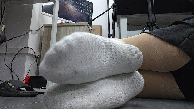 Tiny pov: giantess huge feet crush Tiny pov: giantess huge feet crush