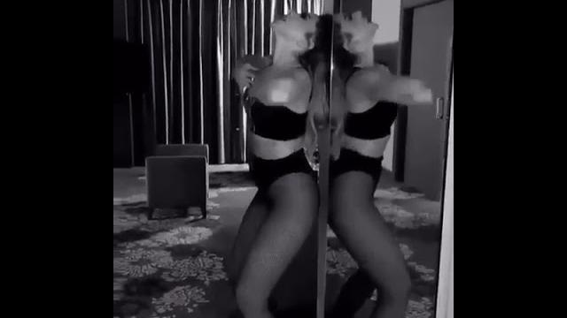 Hadise'nin sexi ela dansı Hadise'nin sexi ela dansı