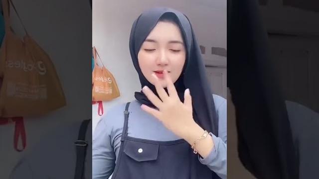 Bu guru cantik mode ala kadarnya__shorts Bu guru cantik mode ala kadarnya__shorts