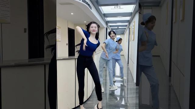 一开始小琪跟娇娇在干架? #下班后的日常 #舞台无处不在 #护士跳舞 #天涯 #dance 一开始小琪跟娇娇在干架? #下班后的日常 #舞台无处不在 #护士跳舞 #天涯 #dance