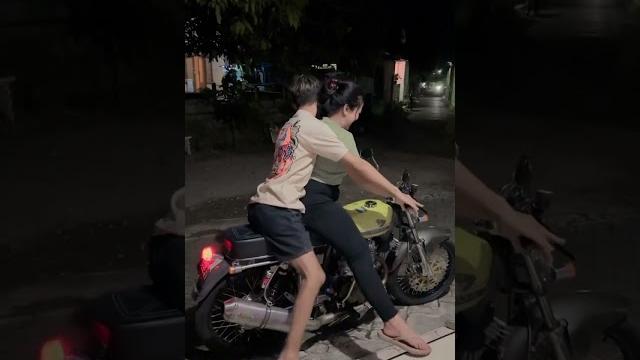 Ngajarin istri gemoy naik herex #herex #vlog #prank #storywa Ngajarin istri gemoy naik herex #herex #vlog #prank #storywa