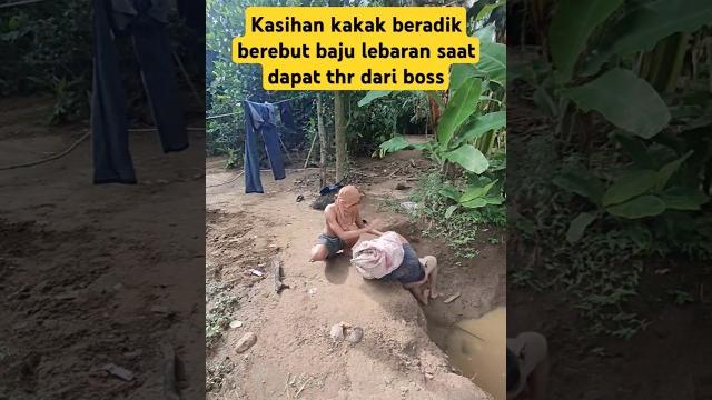 Adik kandung masuk sumur Adik kandung masuk sumur
