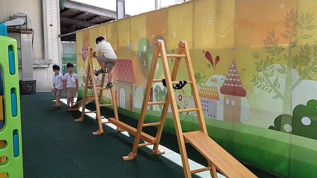 大肌肉a字梯--禹丞、暐泓、誌恆 大肌肉a字梯--禹丞、暐泓、誌恆