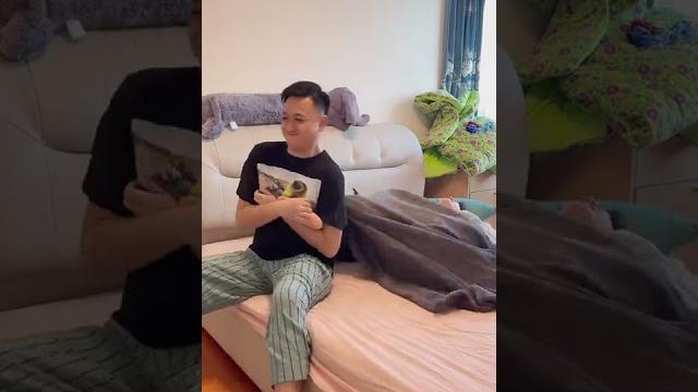 别挠脚心儿 脚劲儿大#情侣日常 别挠脚心儿 脚劲儿大#情侣日常
